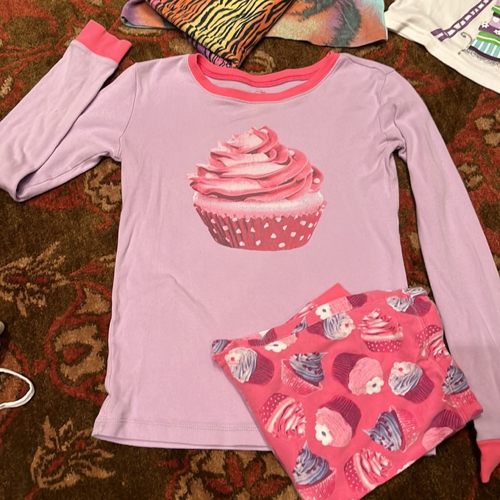 Set of 4 pajamas!! Girls size 12 - Picture 2 of 10